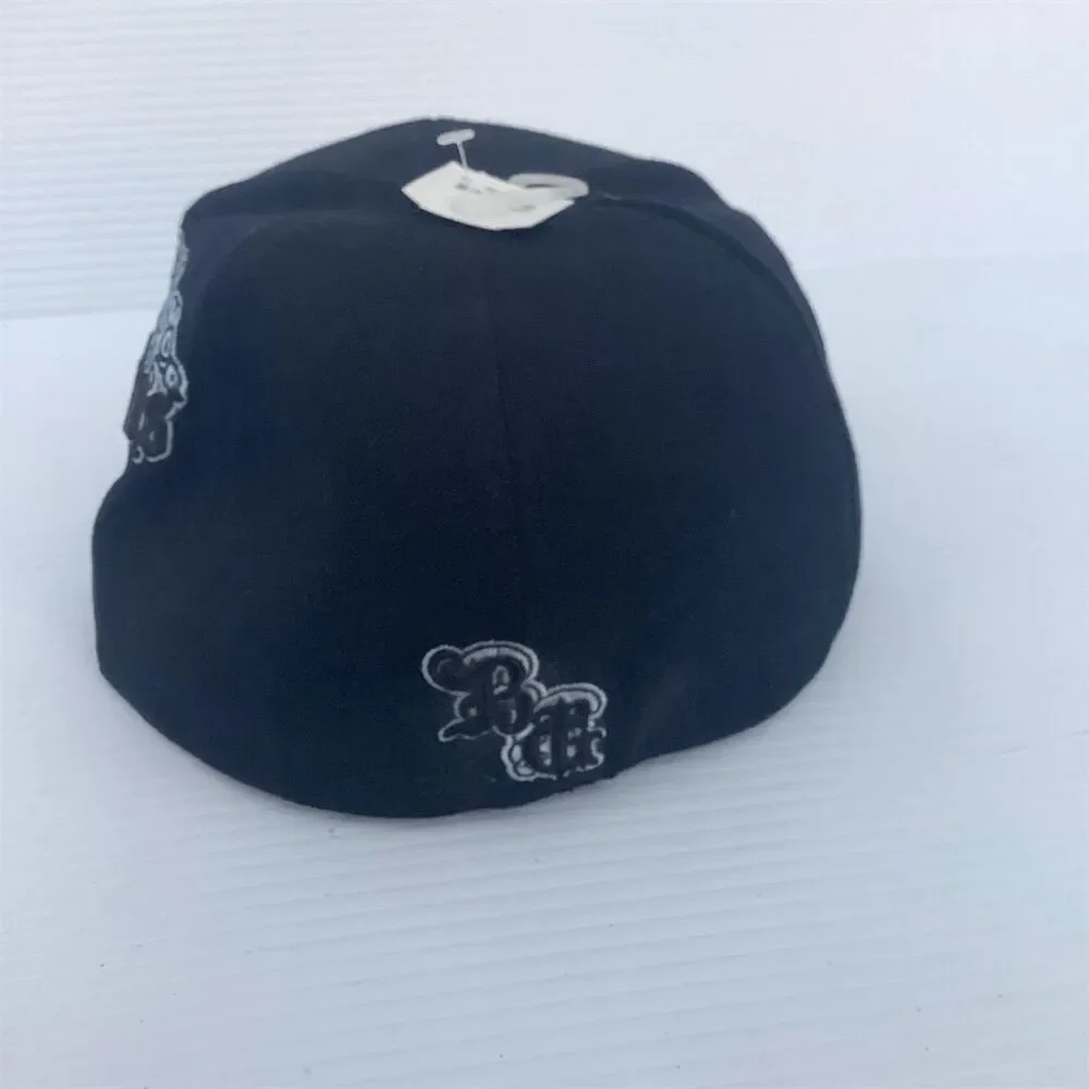 Busch Gardens‎ Black Stretch Fit Baseball Hat Cap